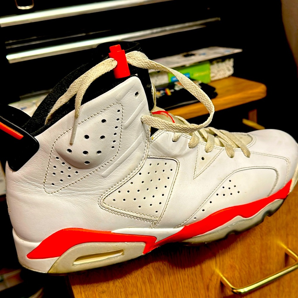 Air Jordan 6 Retro “White Infrared” size 11.5 men’s still in good condition